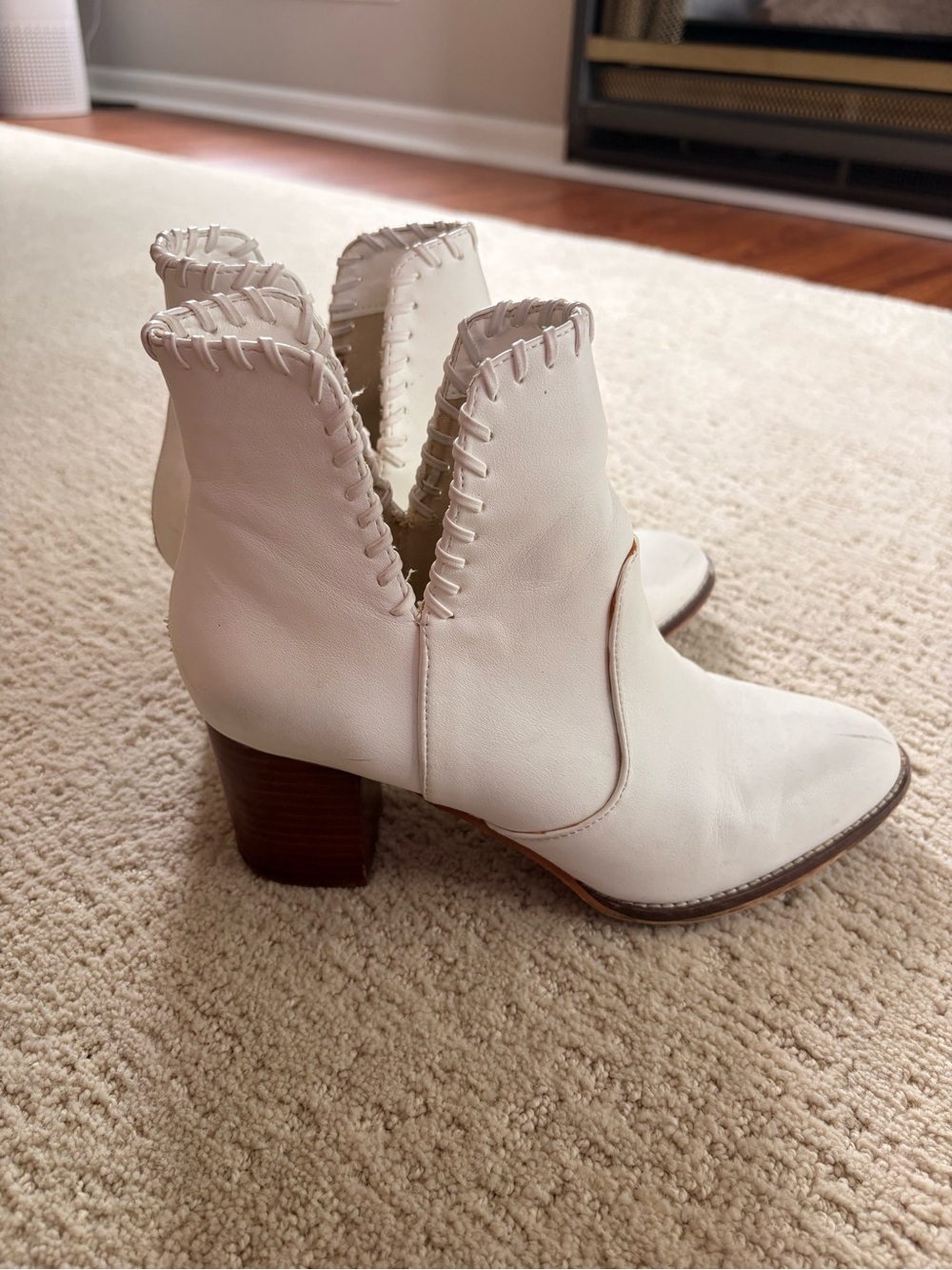 Urban Outfitters White Women's Leather Ankle Boots with Stacked Heel